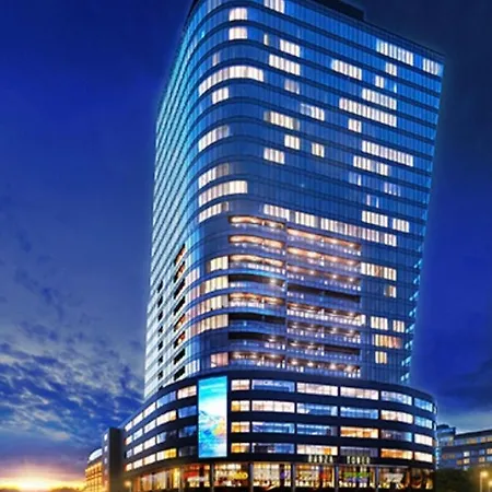 Hanza Tower Downtown 20 Pool & 公寓 什切青